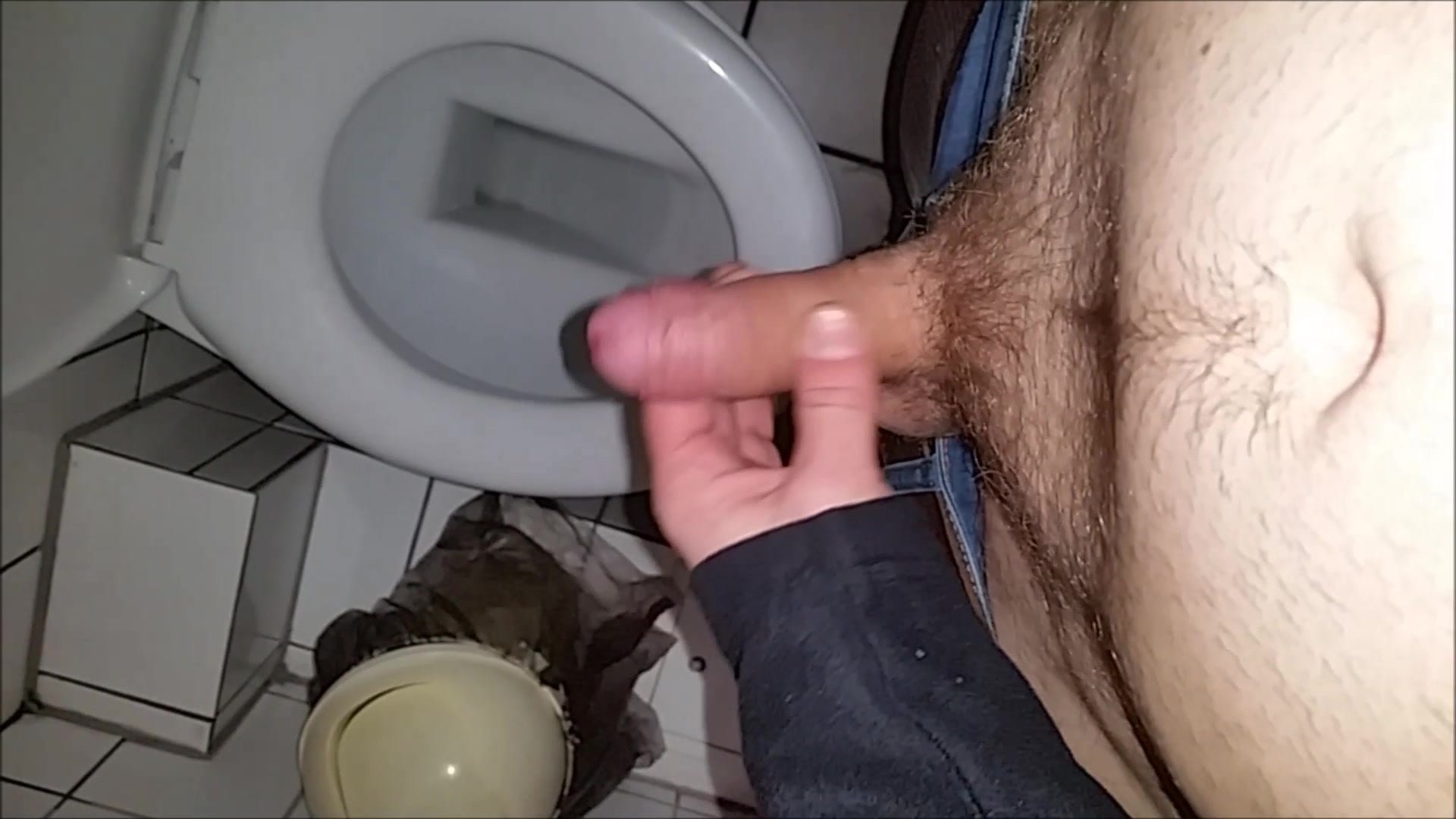 Порно Дрочка Члена В Туалете