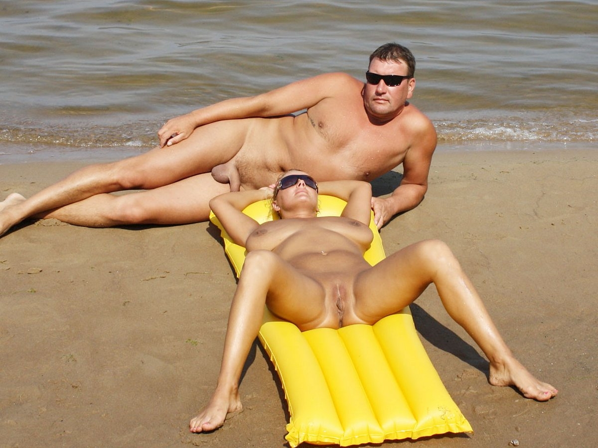 Секс Нудистских Пар На Пляже