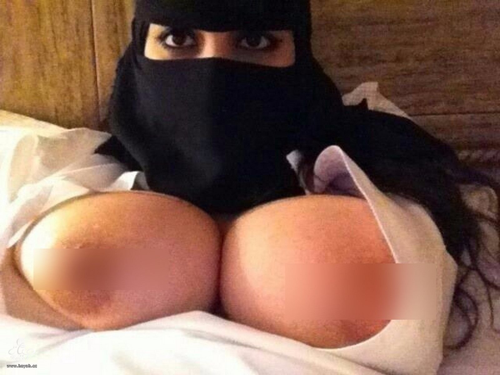 Big titty arab free porn photo