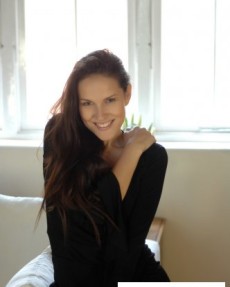 Голые брюнетки - Насосала своим прелестным ротиком