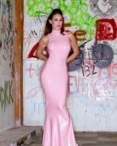 Голые в латексе - Граффити и страстная голая девушка в латексе фото