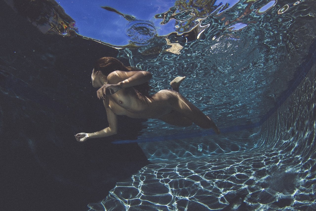 под водой фото голая девушка фото 26