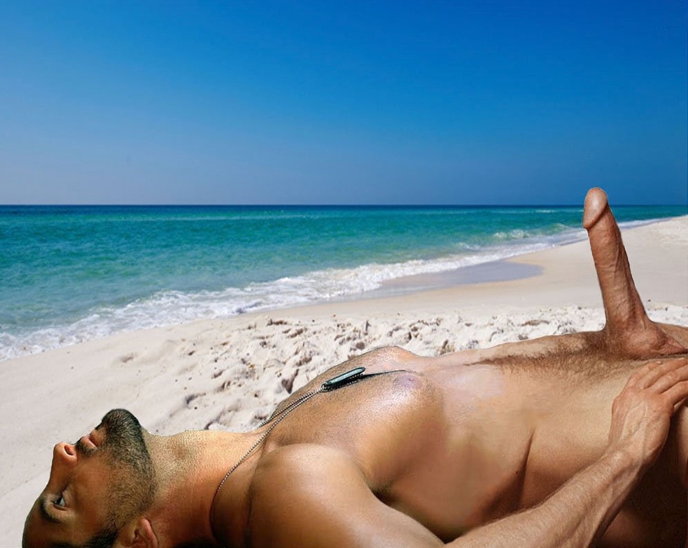 парни голые по пляжу фото 11