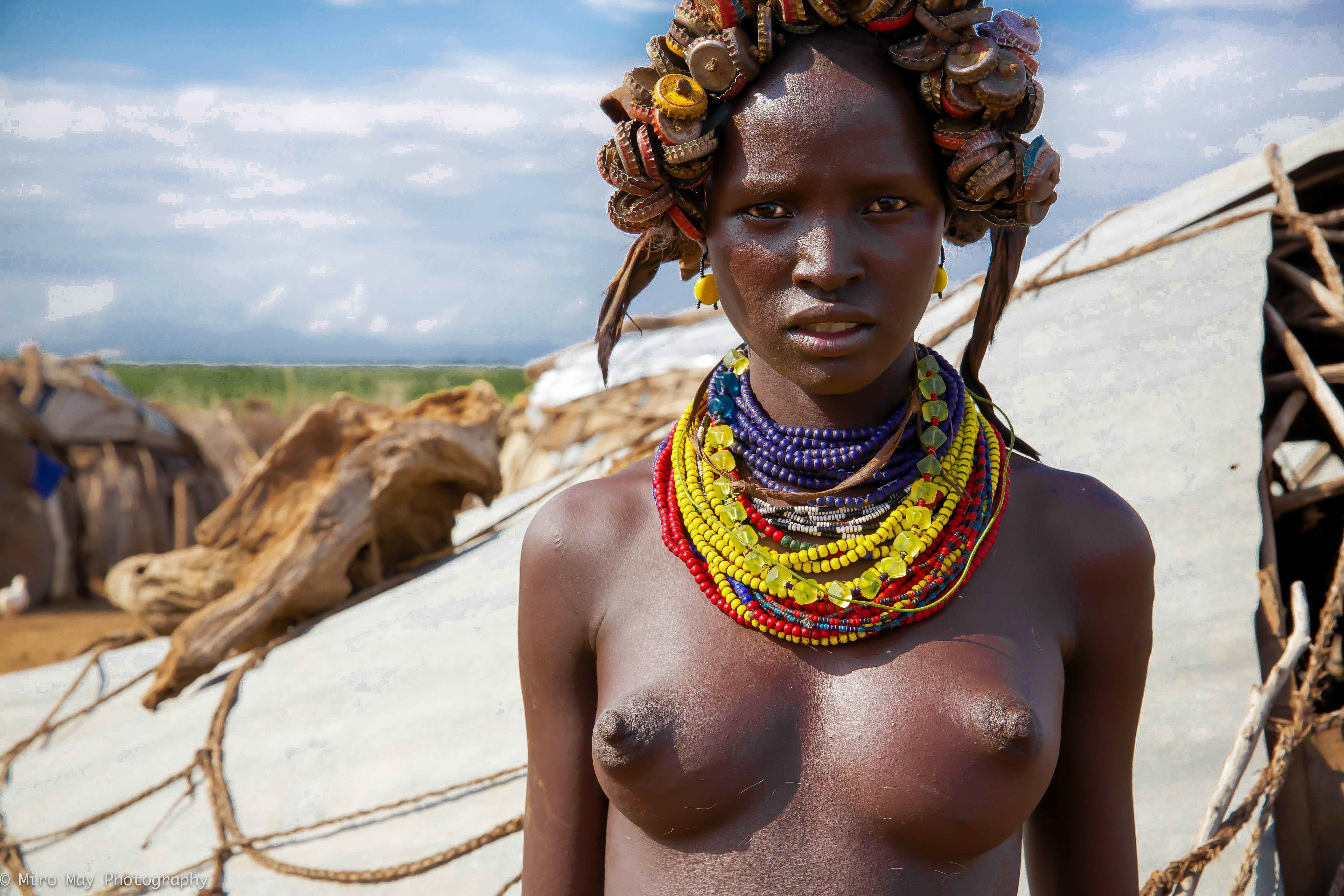 племена с голыми женщинами фото 8
