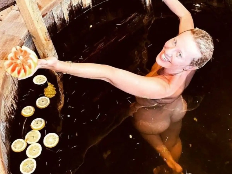 Ксения Собчак снялась в купели