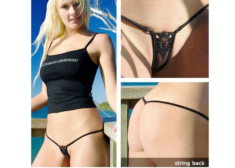 Девушки в маленьких стрингах